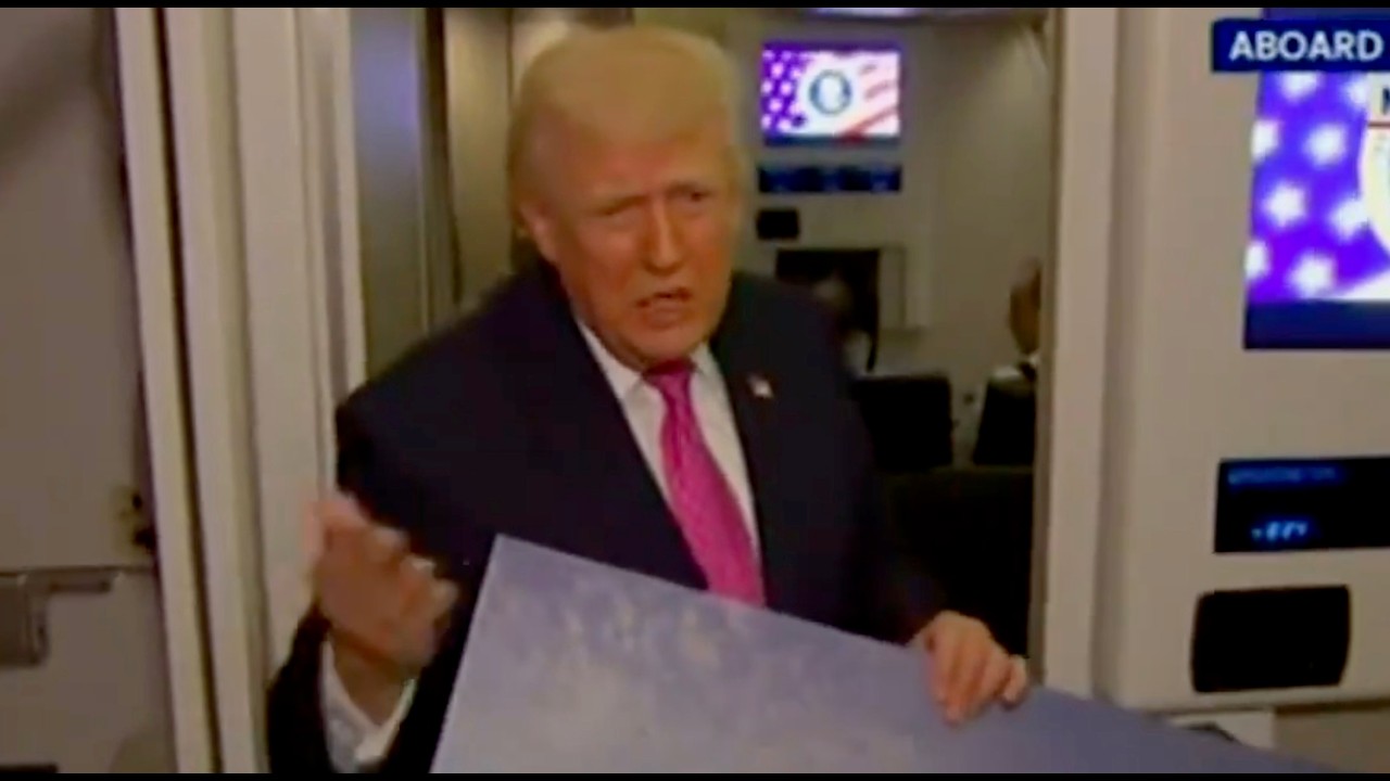 OMG: Trump HUMILIATES himself on Air Force One