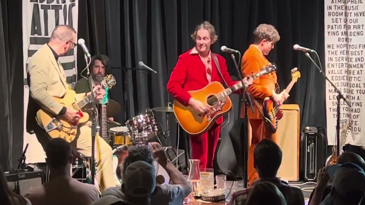 ⁠Fantastic Cat sings So Glad You Made It at Eddie’s Attic, 6/16/2024