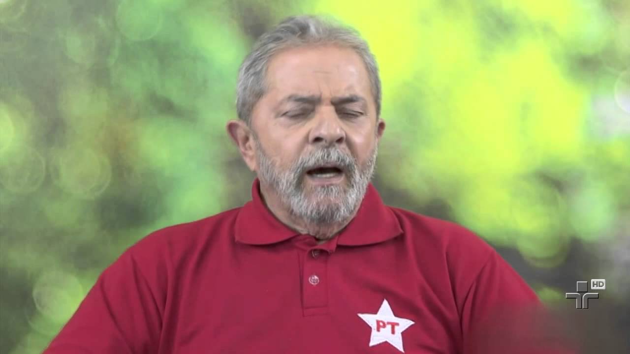 Ex-presidente Lula e o ex-candidato do PSDB A&eacute;cio publicaram v&iacute;deos em redes sociais - 29/10/