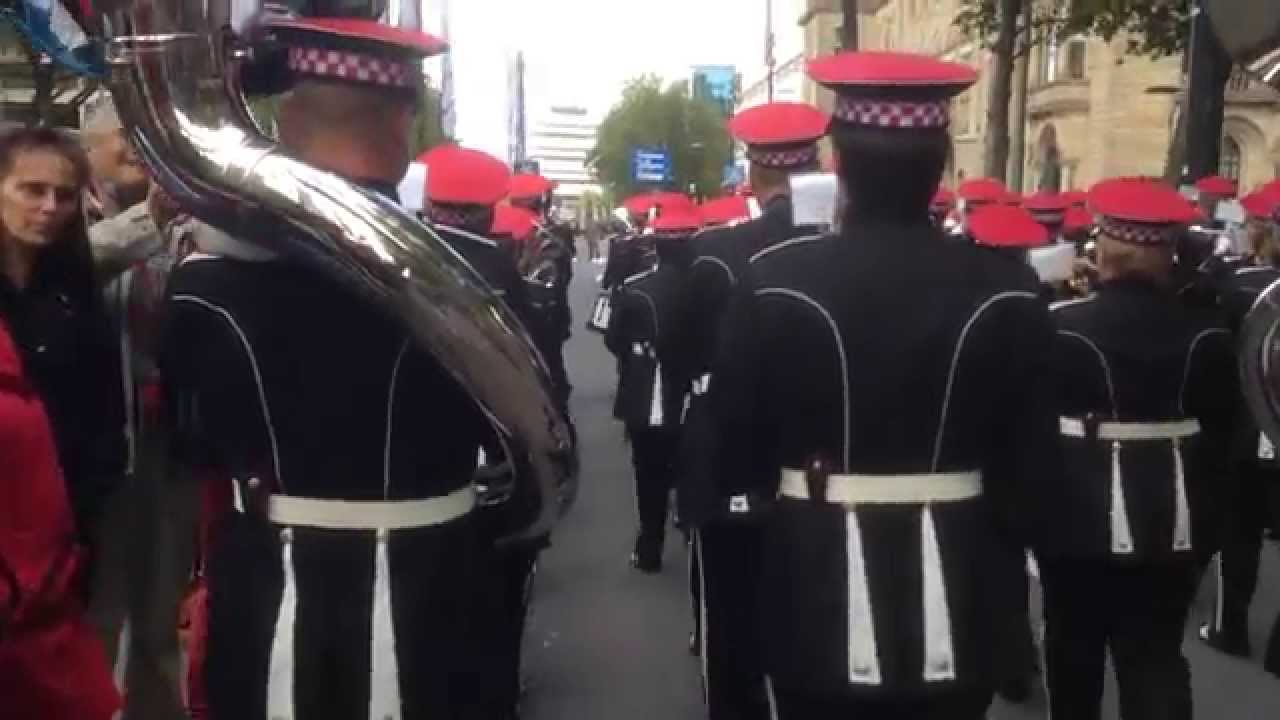 Drumfanfare Exempel uit Empel tijdens Street Parade Rotterdam (25-9-2015)