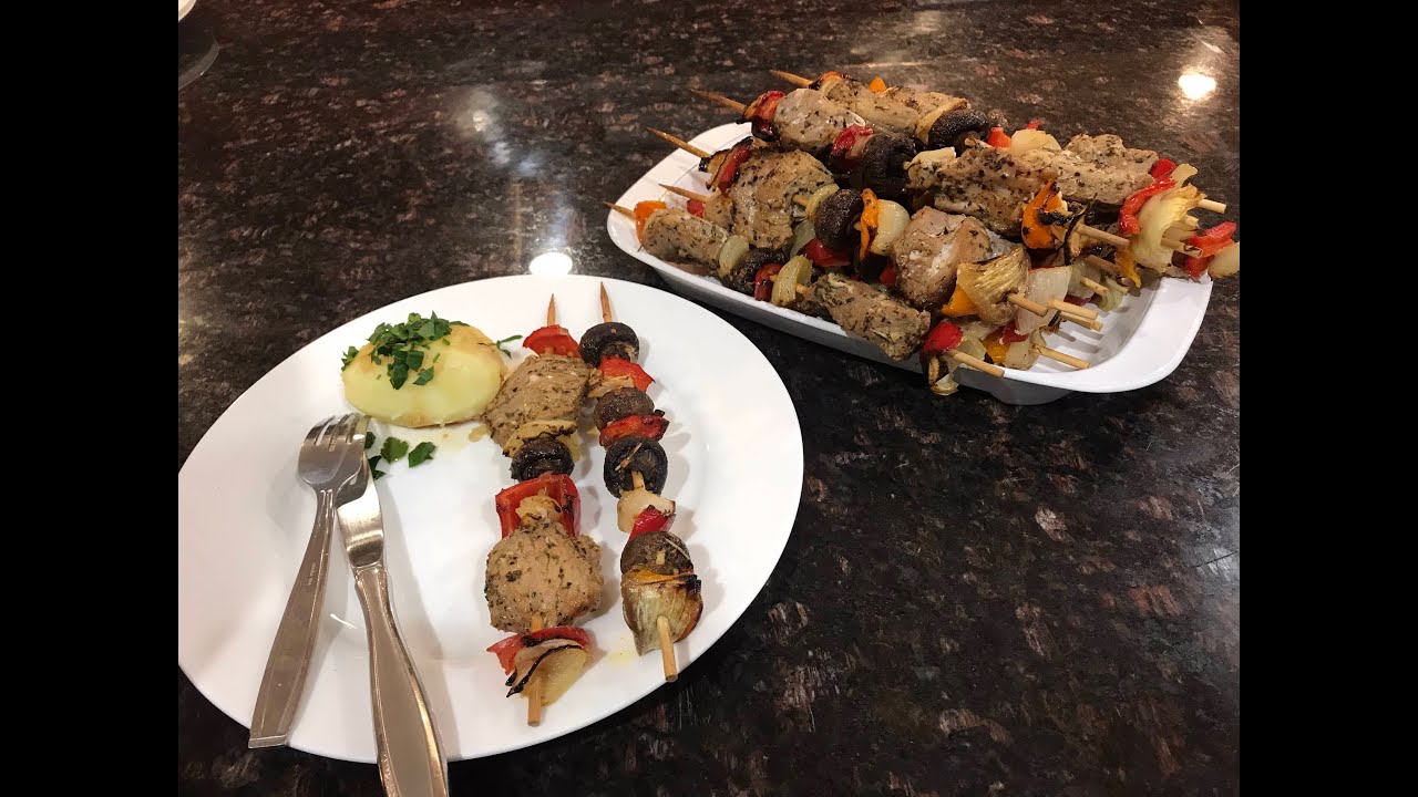Szaszłyki z piekarnika w marynacie ziolowej z poledwiczek wieprzowych. Pork skewers.#szaszłyki