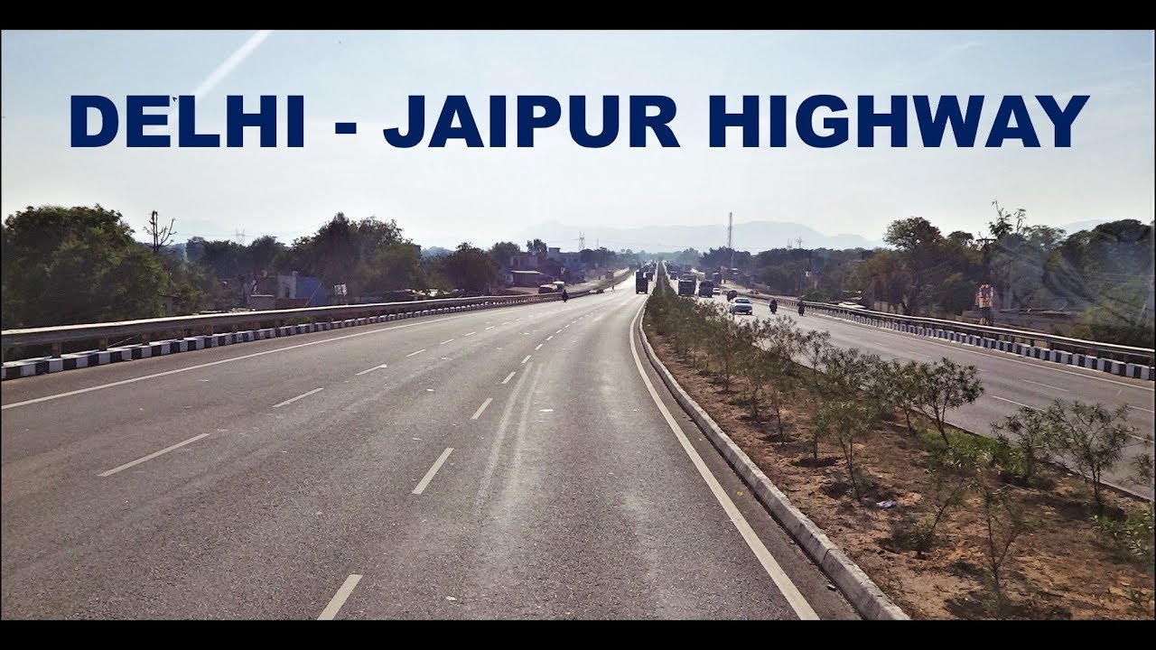 Crazy WAP-7 Type Honking Bus and Speed Driving Along the Delhi - Jaipur Highway