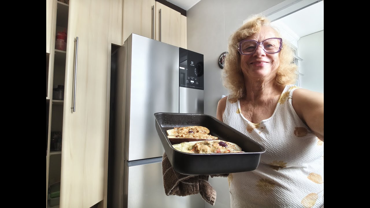 Berinjela Recheada com Frango — Leve, Saborosa e Super Fácil de Fazer! 🍆💛