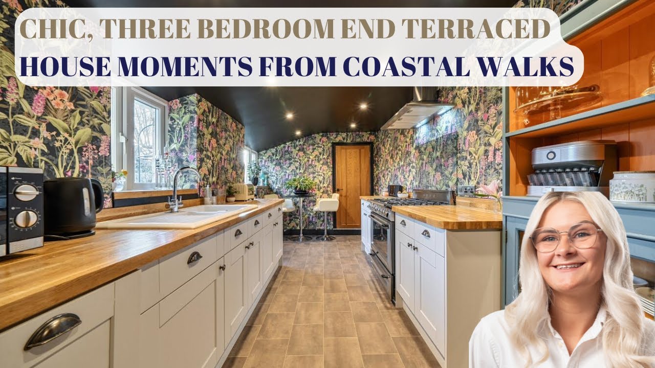 CHIC, THREE BEDROOM END TERRACED HOUSE, MOMENTS FROM COASTAL WALKS