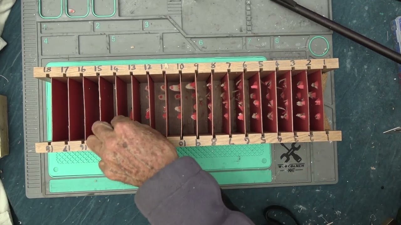 Испытание пневматического оружия с соломенной доской в ​​1950-х и 60-х годах