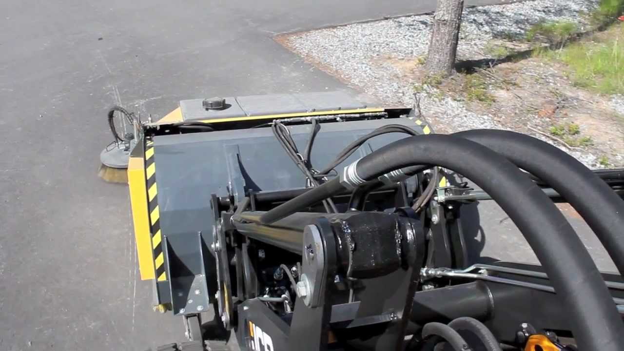 JCB 412S + STARK Collecting Sweeper / Keräävä harjalaite / Upptagande sopmaskinen