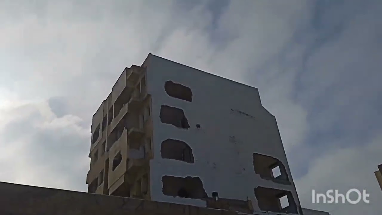 عمليه الهدم مستمره بحي المحيط بمدينه الرباط 