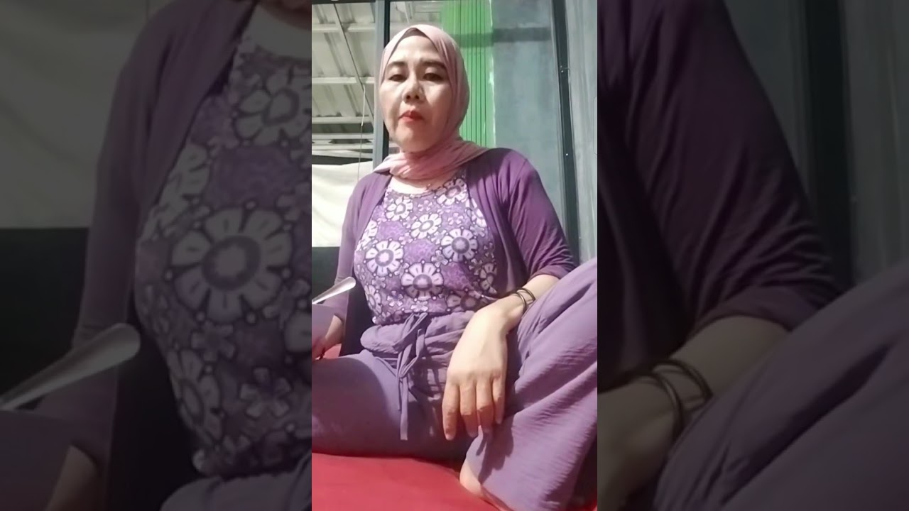 Bunda makan mie ayam bakso 