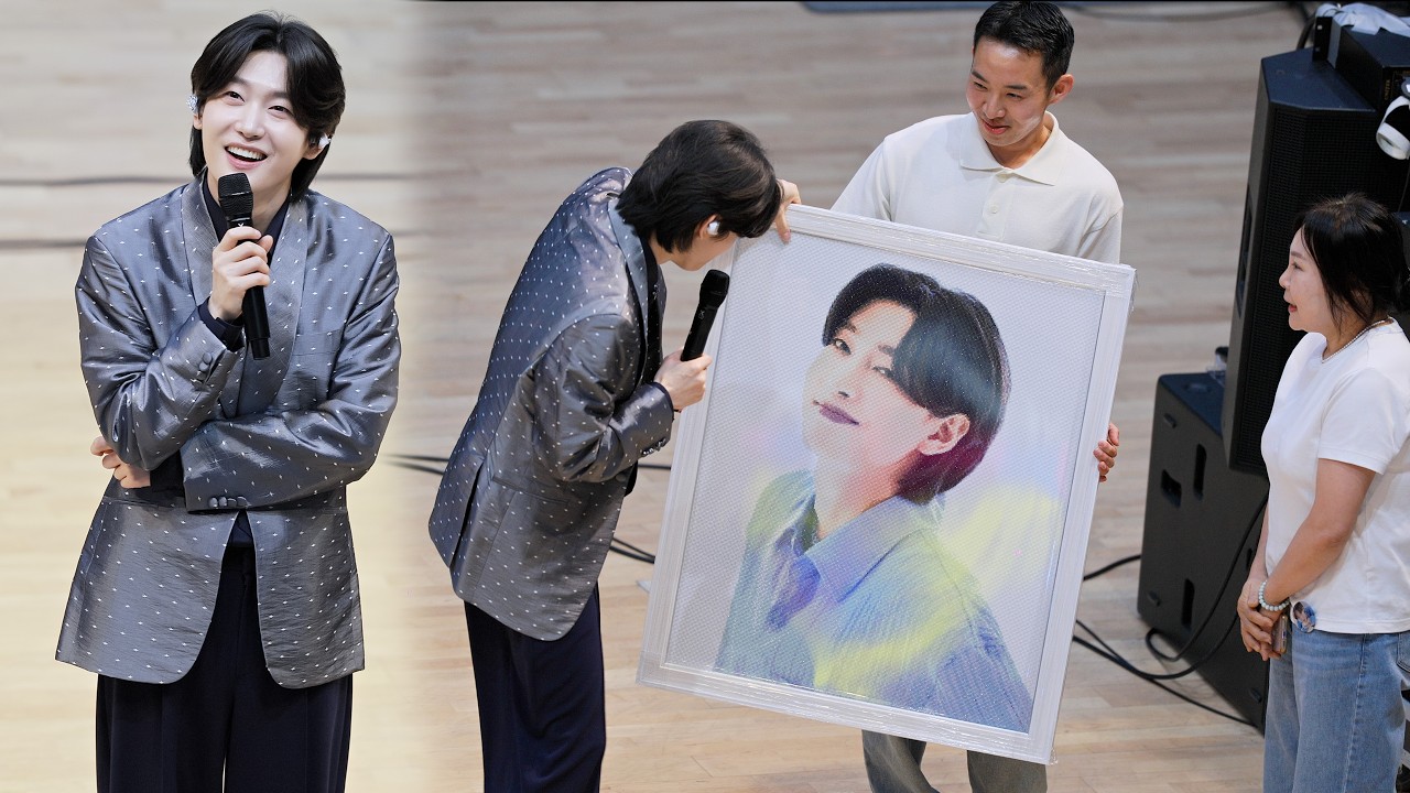 김용빈 K트롯그랜드어워즈 4관왕대상 수상소감🏆세바여 단콘급 분위기 5월운동회 제가 직접 제안했어요 무거운 액자 든 팬 무대 초대해 부모님 아들까지 온 가족 허그&셀카 역대급팬서비스