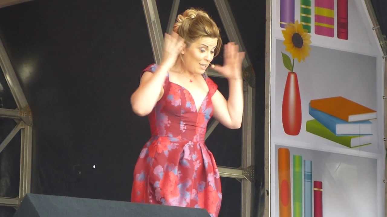 Louise Dearman - The Wizard & I @ Trafalgar Square (13/07/2013)