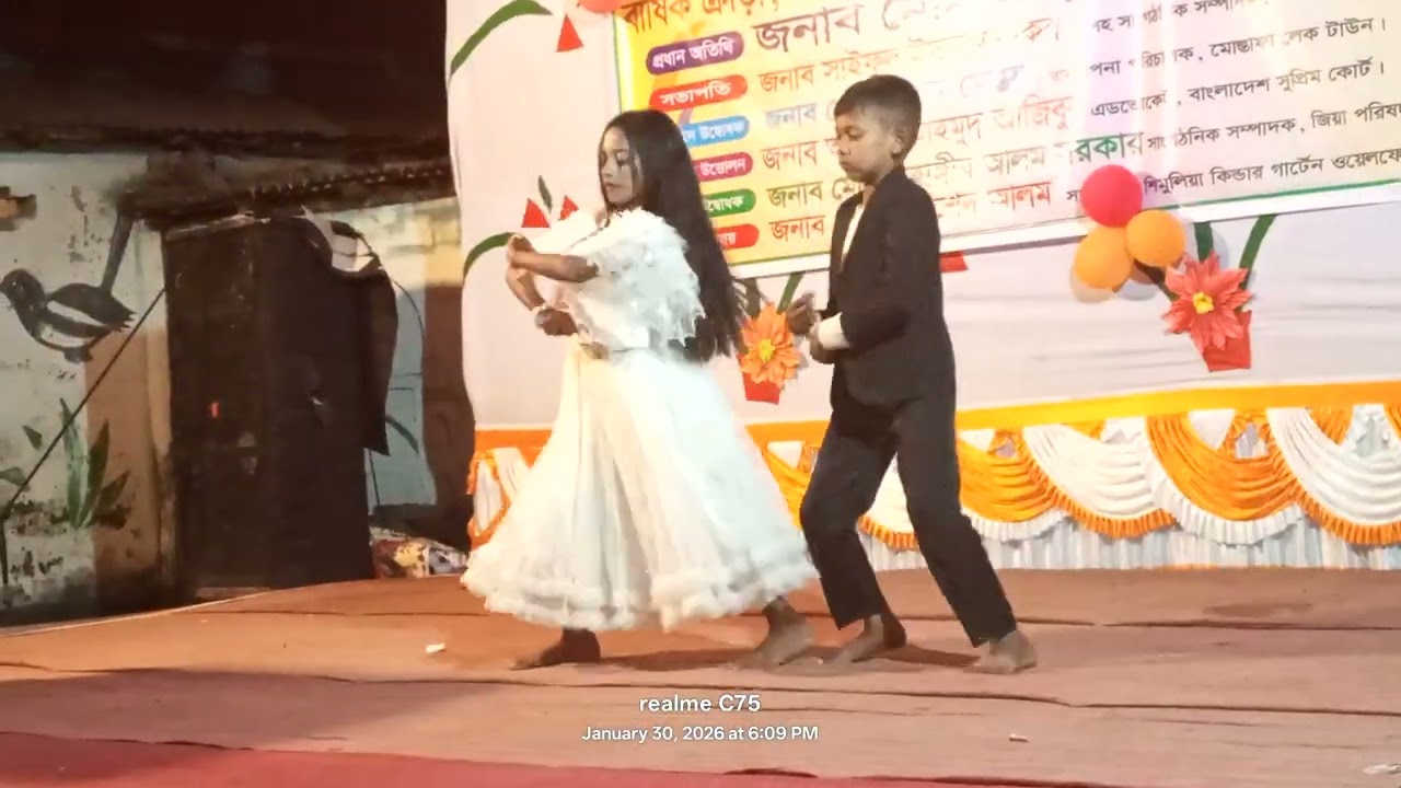 আব্দুল লতিফ দেওয়ান পাবলিক স্কুলের sports অনুষ্ঠানে নিত্য দিচ্ছে মির সাবির ও নাইমা 