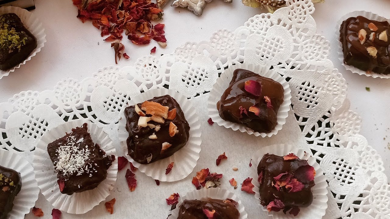 تمرات باسهل طريقة بنة عالمية👌 مع امولة رمضانكم مبروووك Recette tamrat 🤲CARRÉS AUX DATTES#رمضان2021​