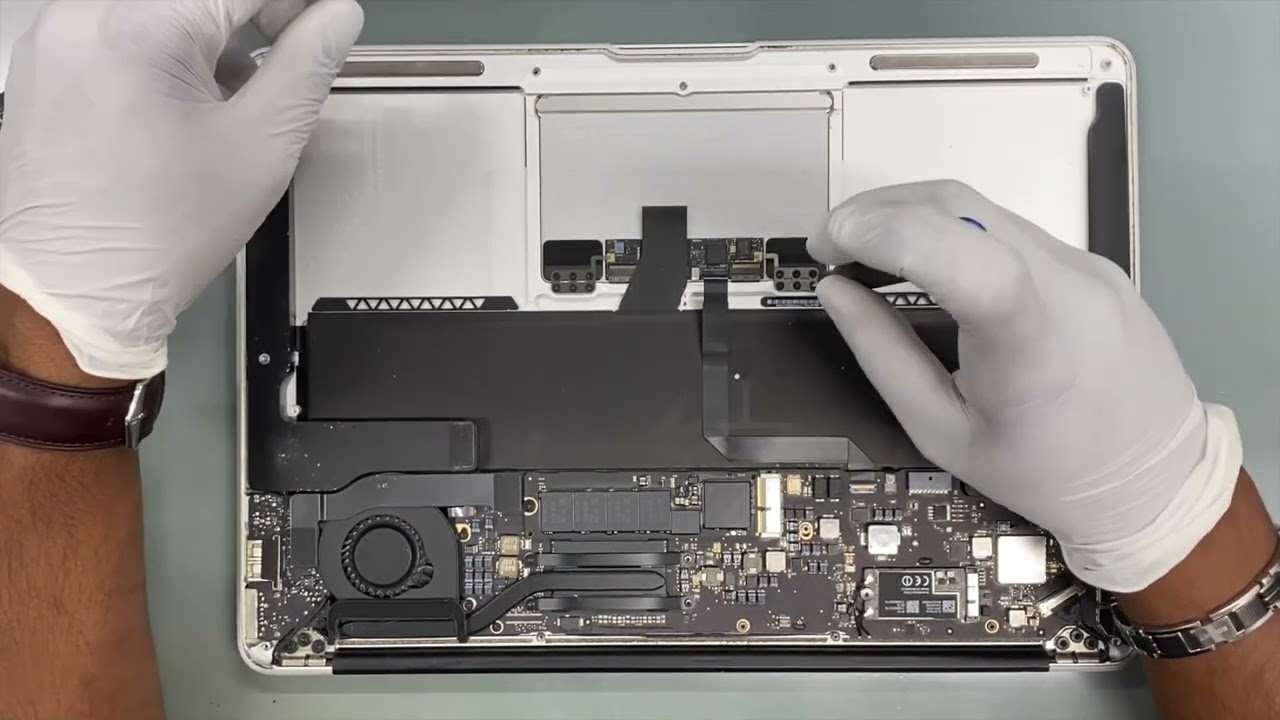 Macbook Air (13-INCH, 2017) Trackpad Replacement