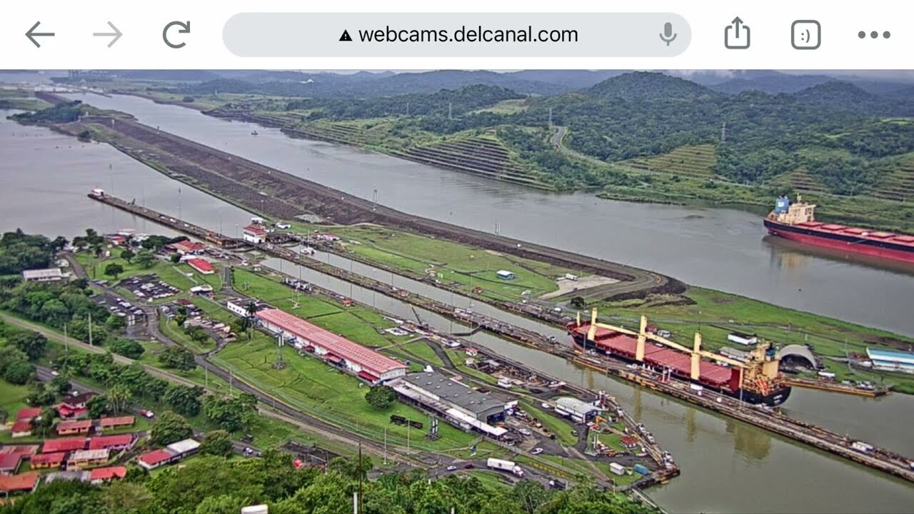 SY Kithara im Panamakanal (2)