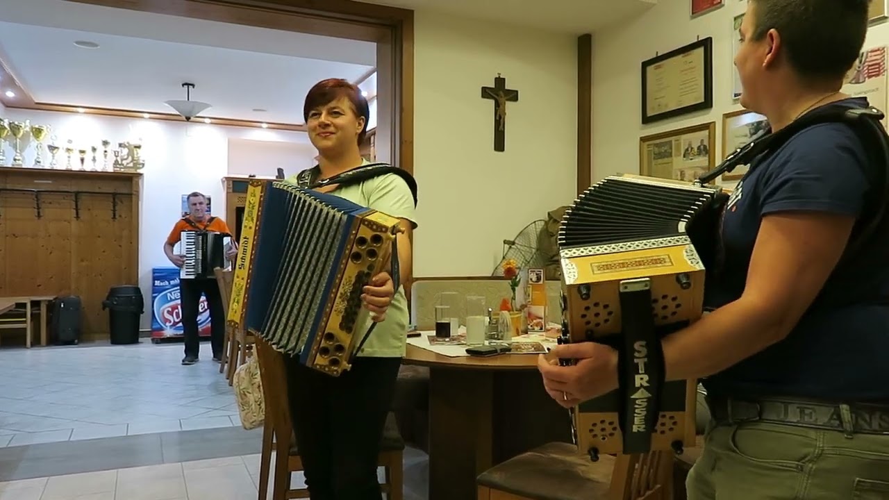 Gauboarischer - Tina und Monika