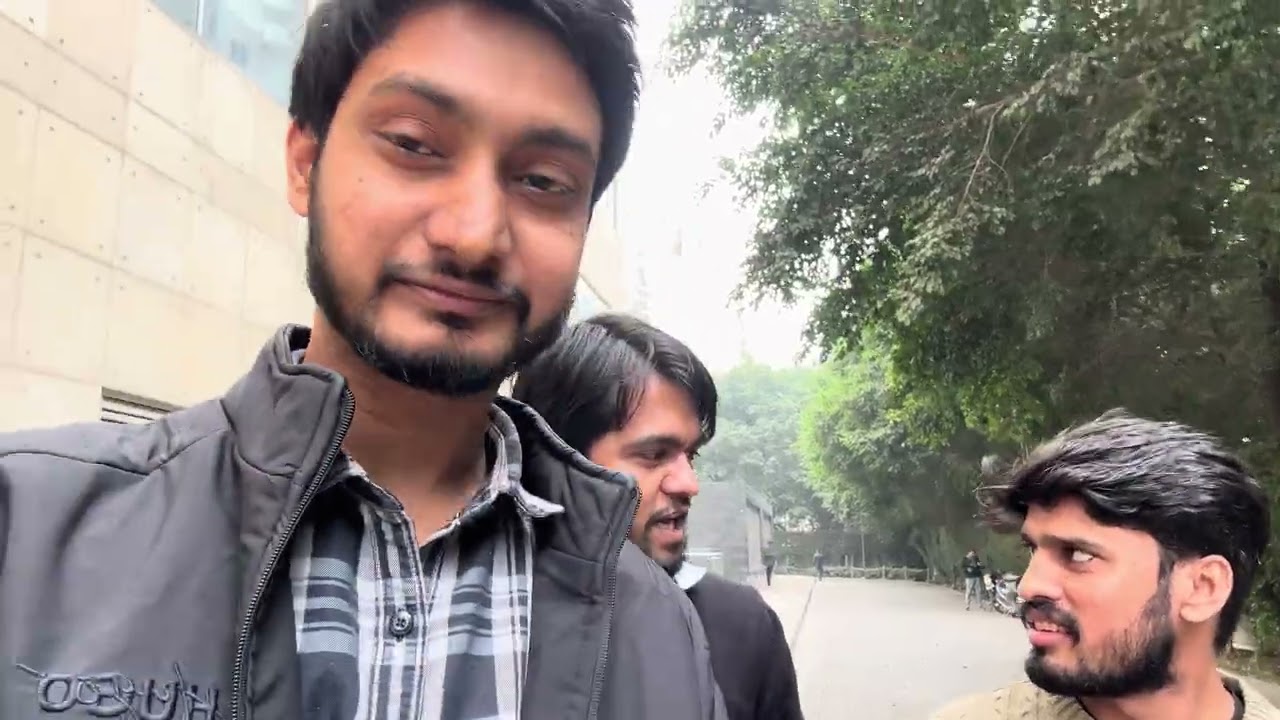Corporate Majdoor ka Break time 