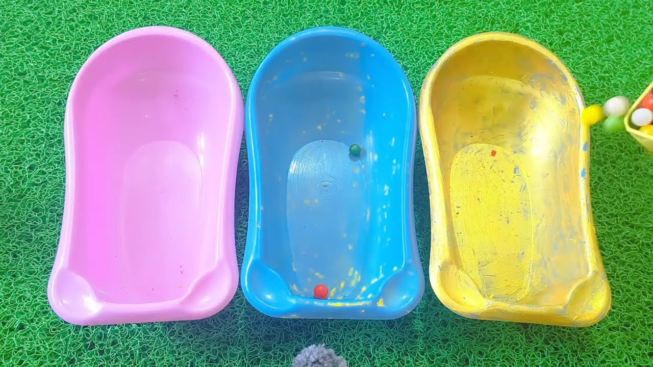 Oddly Satisfying Candy Bathtub Baby ASMR 🍬🛁 | Rainbow Balls & Slime Crunch!