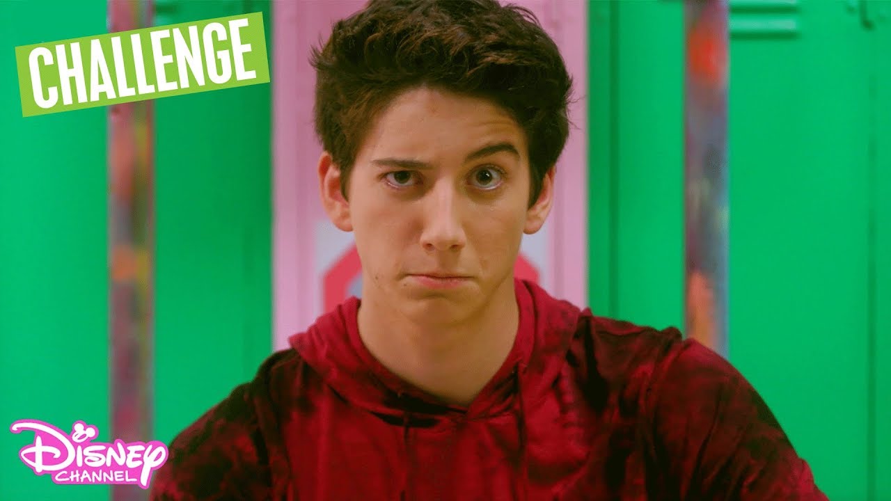 How Well Do You Know Your Co-Star  🧐 | ZOMBIES | Disney Channel UK