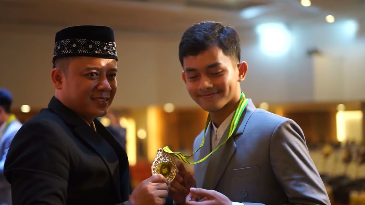 Penyerahan Kembali dan Wisuda Tahfizh Siswa/i Kelas XII Angkatan Ke XVIII SMA Islam Al Ulum Terpadu