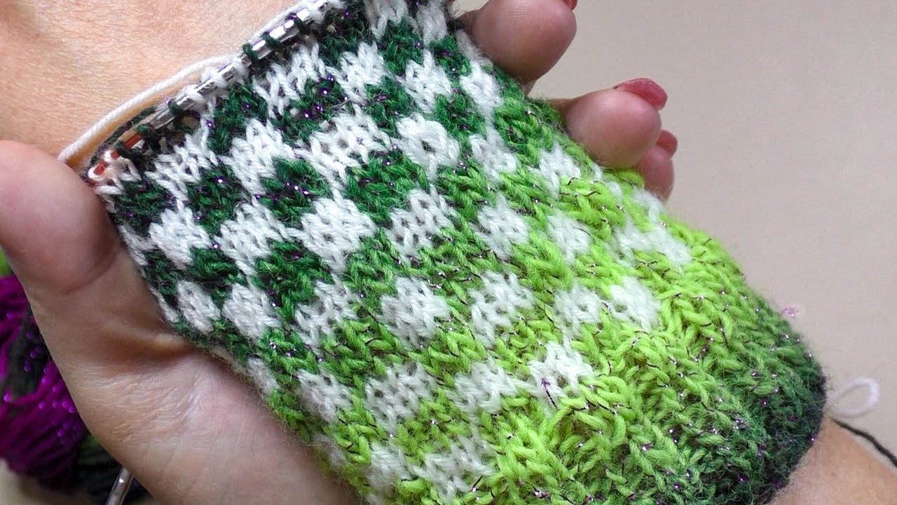 Farben stricken in Runden / Schachbrettmuster stricken
