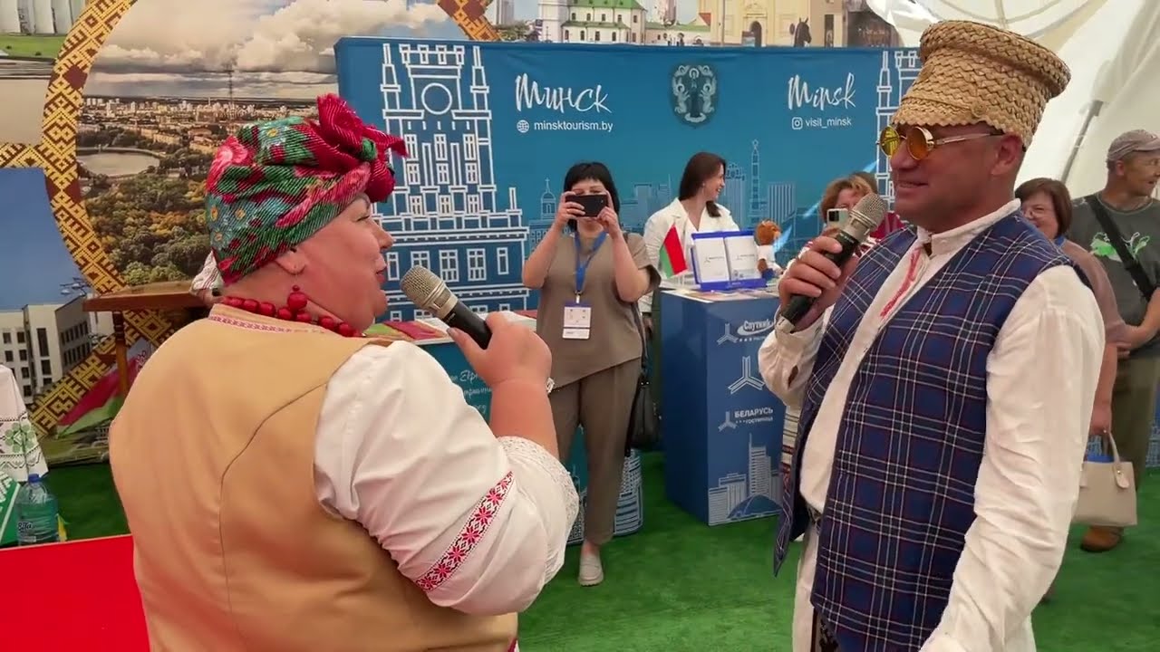 Белорусское народное караоке из колодца! Шутки от Бабы Мани з Минскага падворка! А я лягу, прылягу!