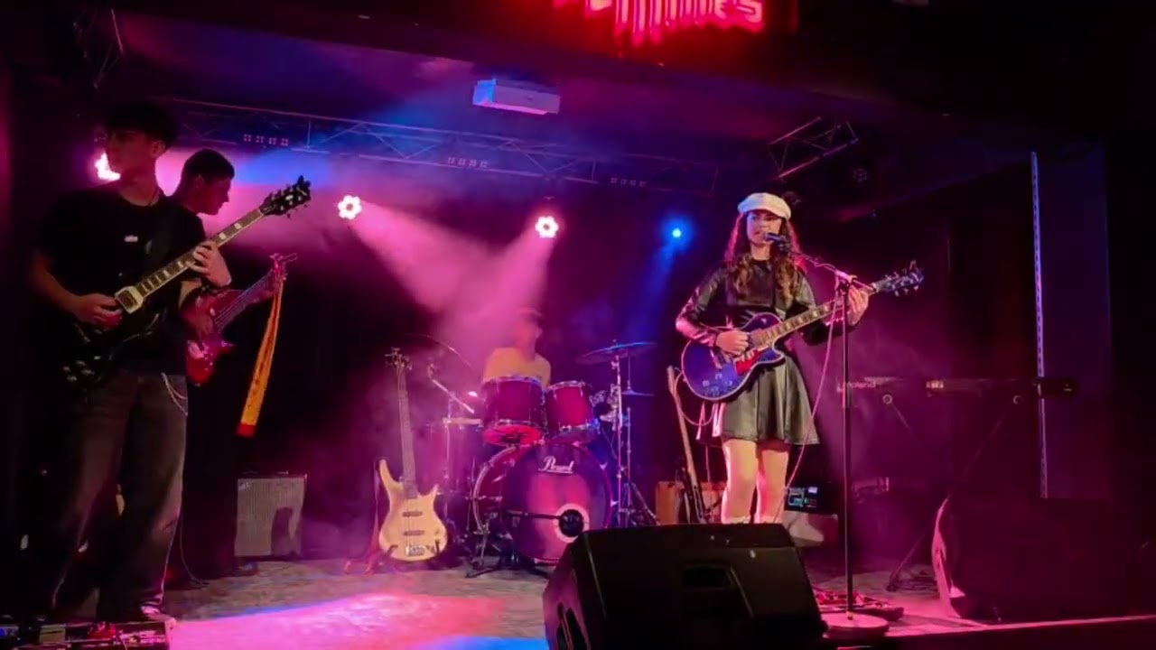 Sharps ~ Ziua Vrajitoarelor (Cover)