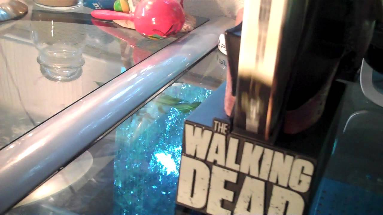 The Walking Dead: The Complete Second Season Limited Edition Zombie Head BluRay Review