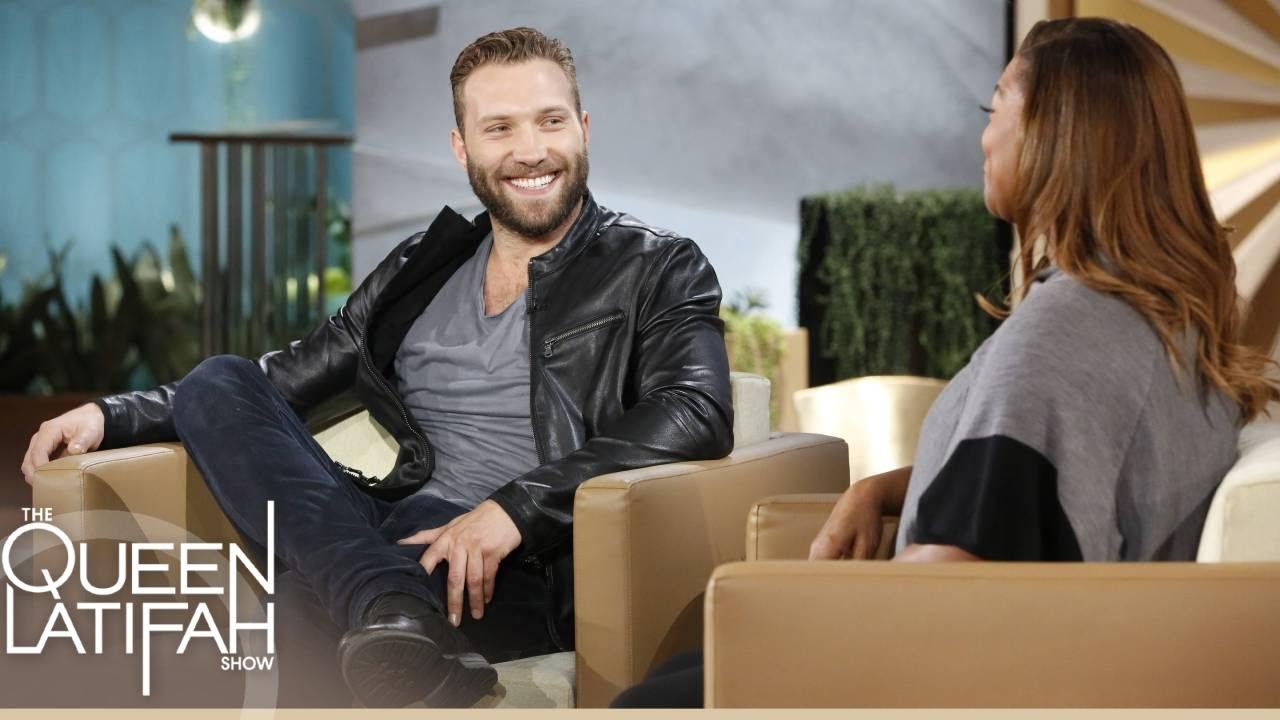 Jai Courtney Shows Queen a 