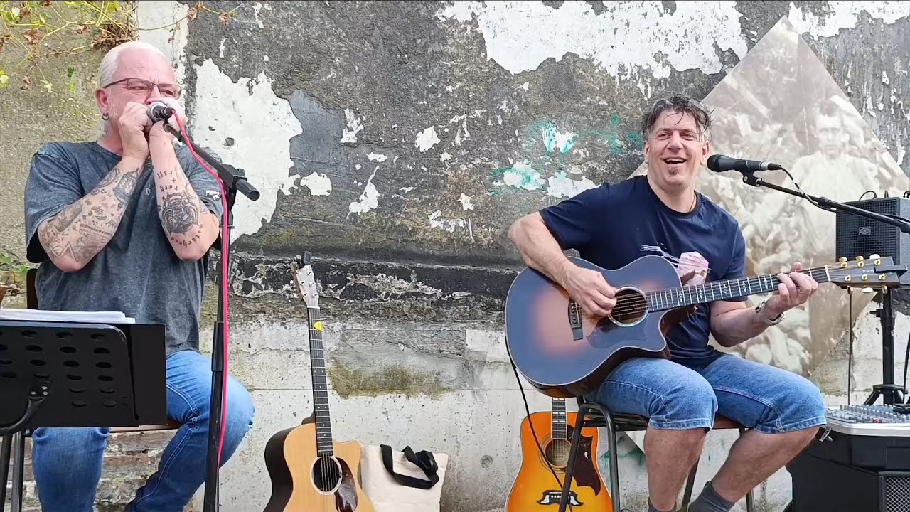 Two Stools - Before You Accuse Me (Eric Clapton, 1989)