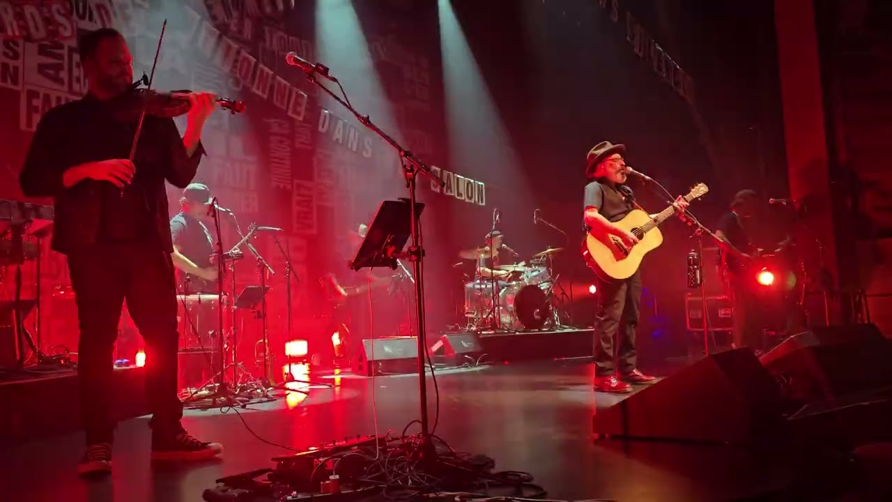 Jean-Francois Pauzé -Les maisons toutes pareilles -Cowboys Fringants - Drummondville –5 février 2026