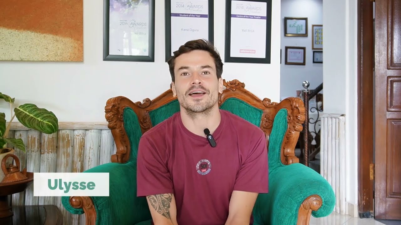 🇫🇷 Ulysse travelled from France to Bali to study the art of Balinese Massage.