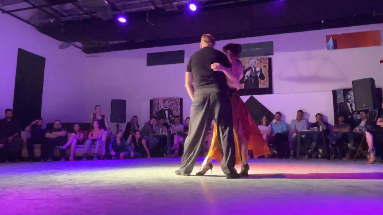 Agustina Vignau & Hugo Mastrolorenzo -2 Milonga El Batacazo Fiesta 5 Años
