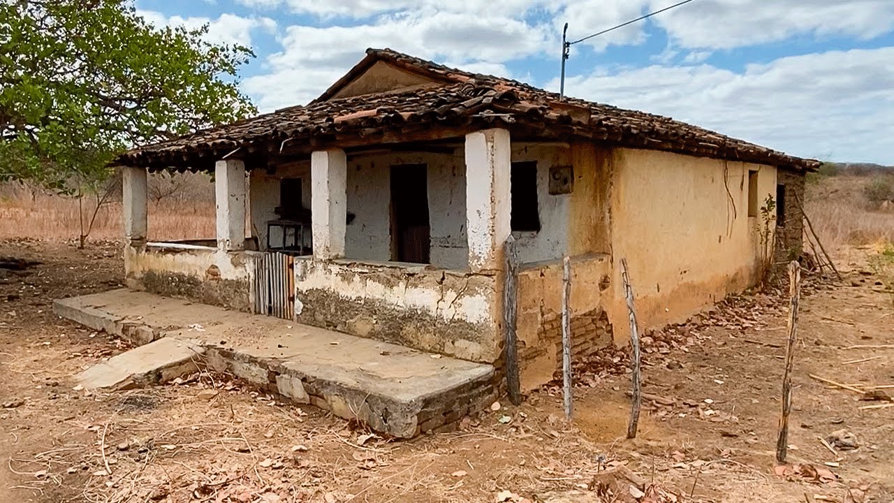 Moradores abandonam casa no sertão cearense com medo do fio de alta tensão