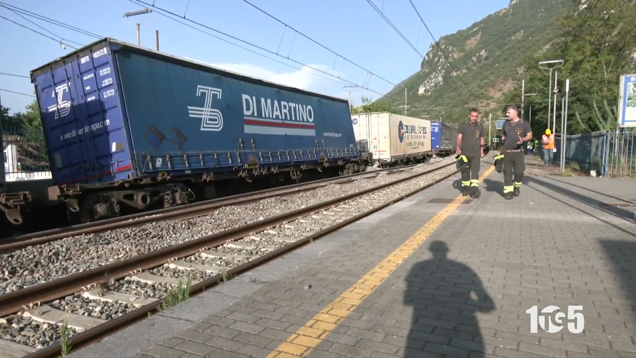 Centola linea ferroviaria interrotta rimozione treno deragliato 17lug