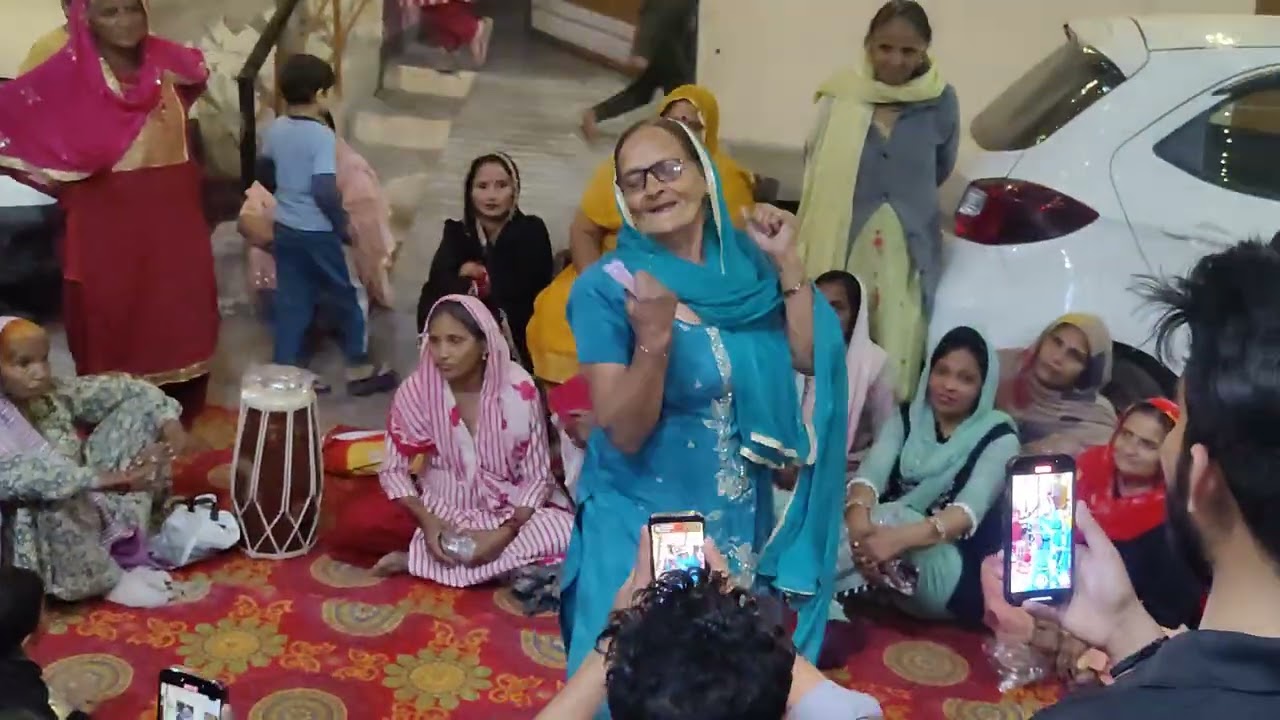 वायरल दादी का वायरल डांस