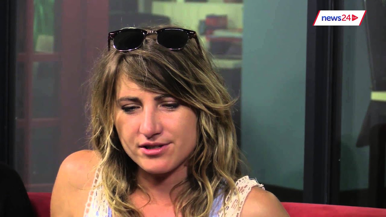WATCH: Meet the 3 gorgeous ladies from Afrikaans rock band, Saarkie