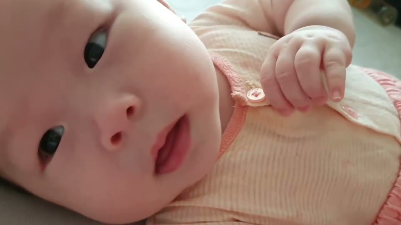 아기 옹아리에 빵터지는 엄마 웃음...ㅋ