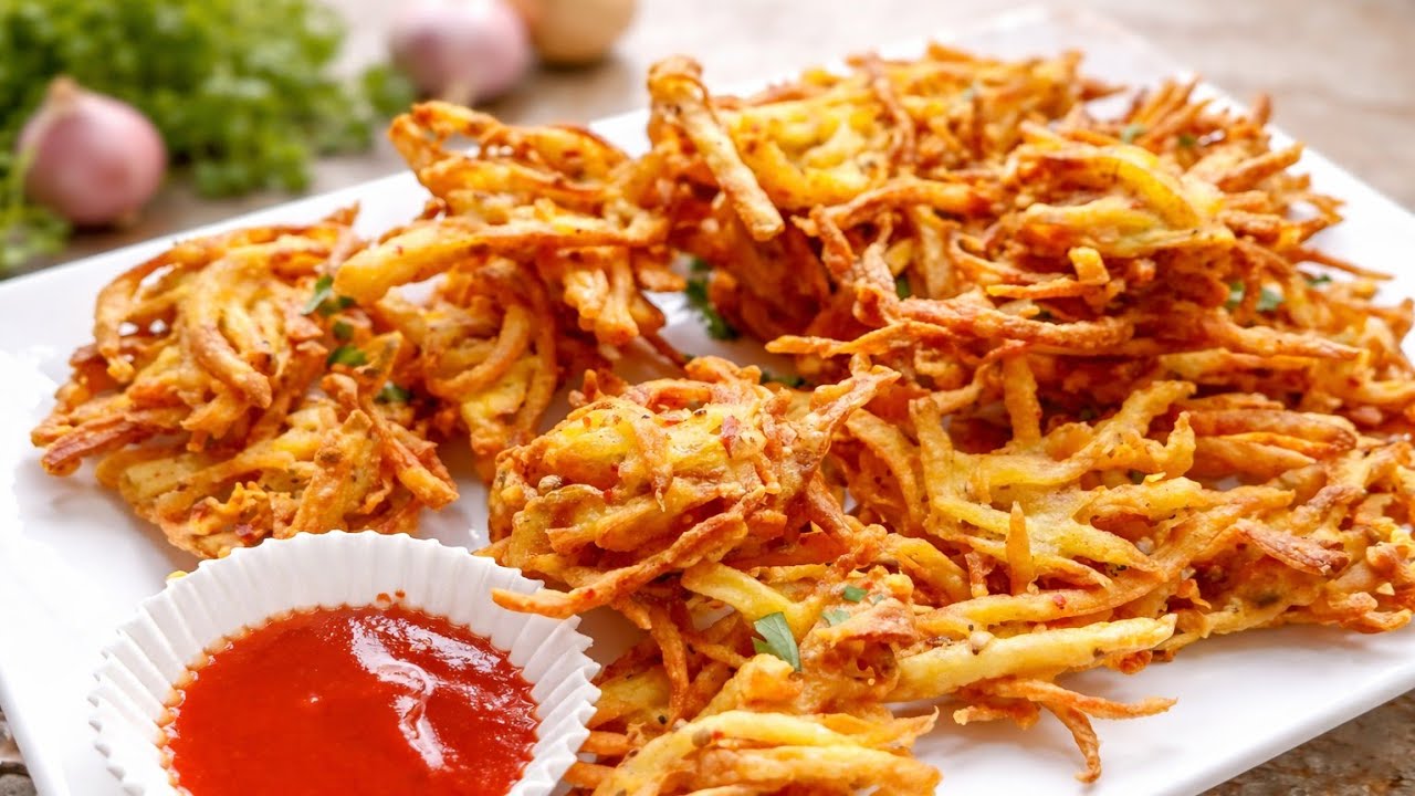 Aaloo k crunchy pakode | Aaloo k Lachedar pakode Recipe | Iftar special Recipe ready in 10 minutes 