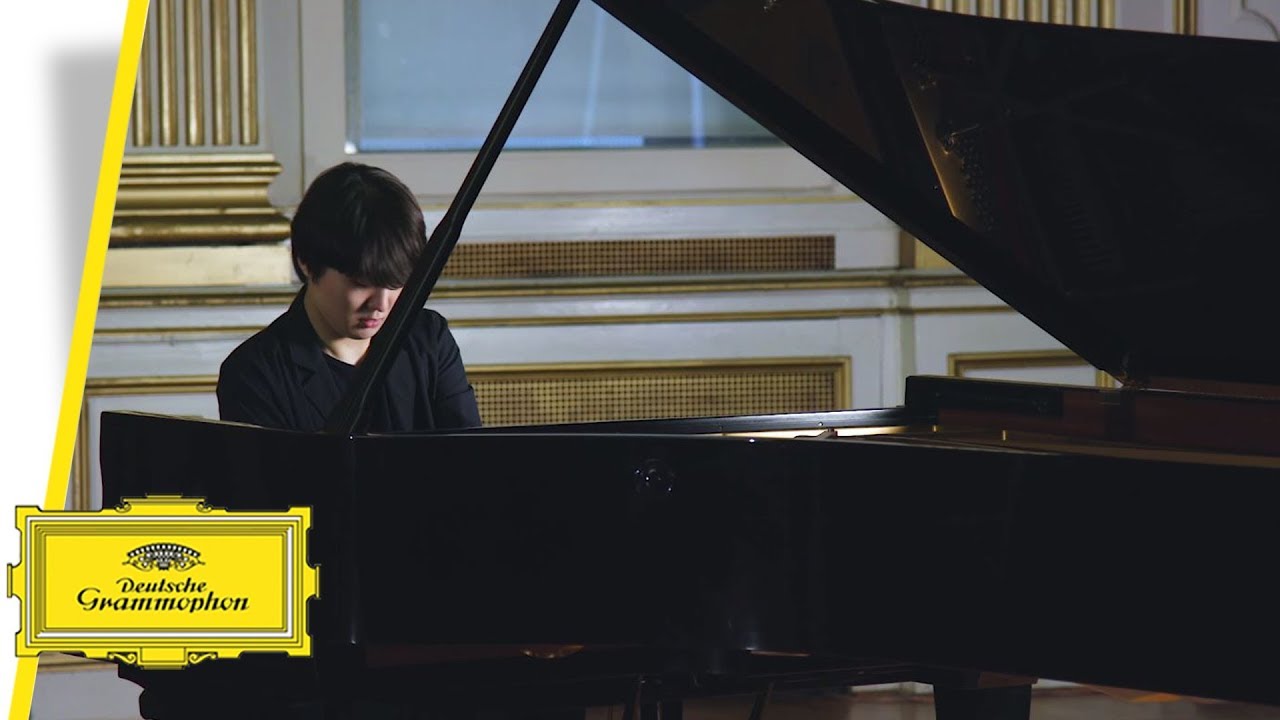 Seong-Jin Cho - Debussy (Trailer & Interview)