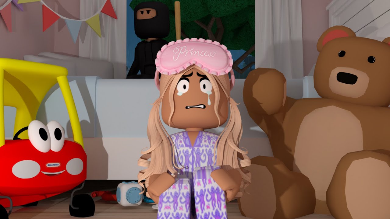 MY FAMOUS DAUGHTER HAS A STALKER! *BROKE IN OUR HOUSE* Roblox Bloxburg Voiced RP Roleplay