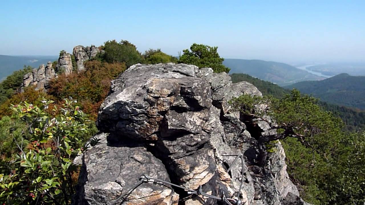 Rundblick von der Hirschwand - R&uuml;hrsdorf (Wachau, Austria)