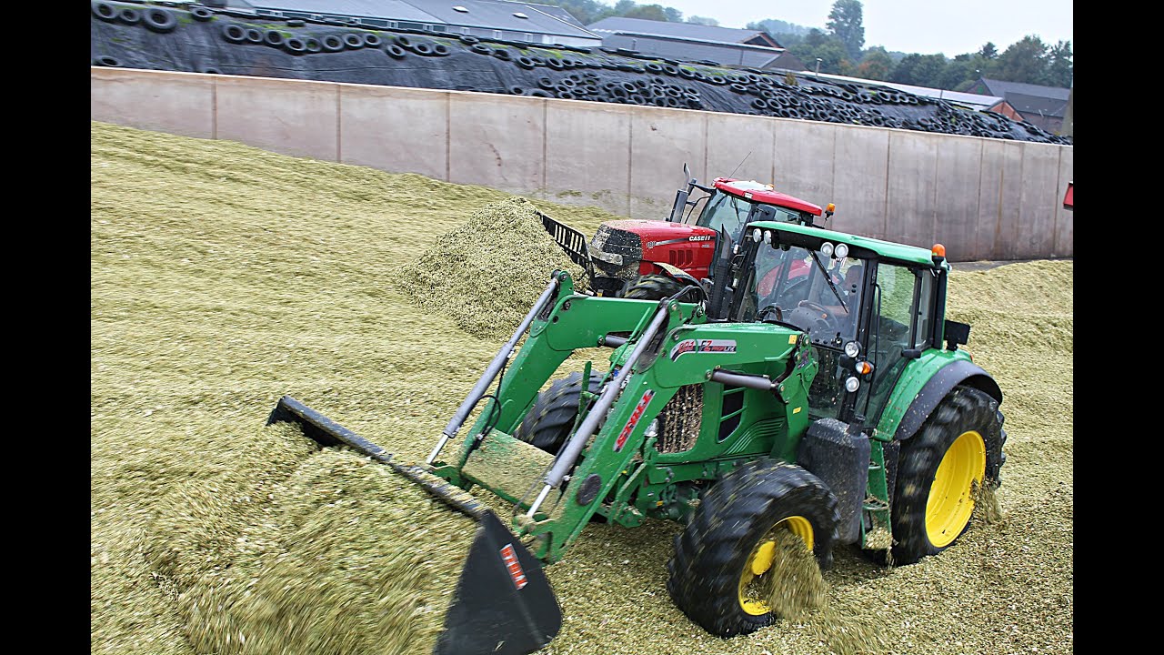 Maisernte BGA & Milchbetrieb Brunen 2015 Case Puma, Pistenraupe, John Deere Premium, u.m.