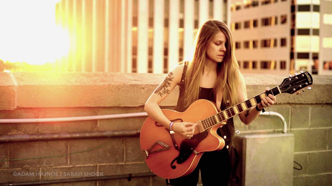 Sarah Shook - Heartache In Hell - Backstage Session