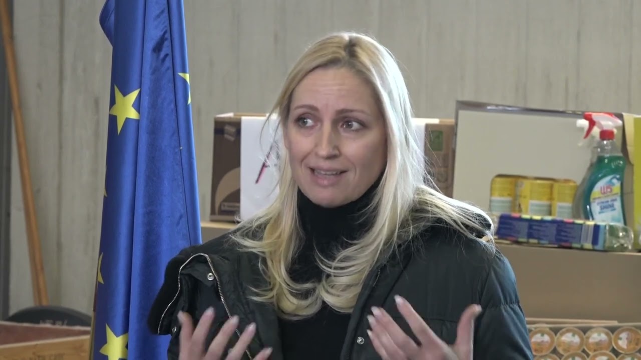 Novinarska konf. ob zaključku humanitarne akcije slovenskih vojakov in policistov ter Anine zvezdice