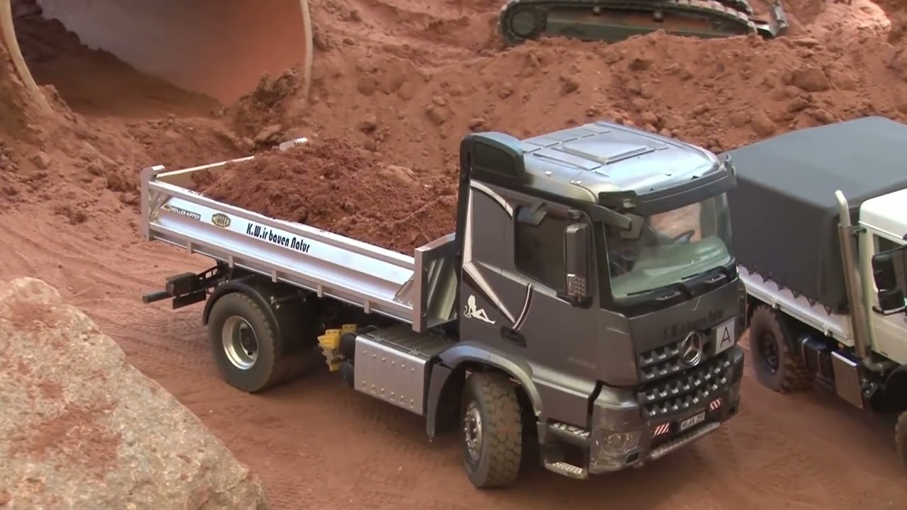 Loading of oil drums at the yard RC live action at the Construction World Part 182