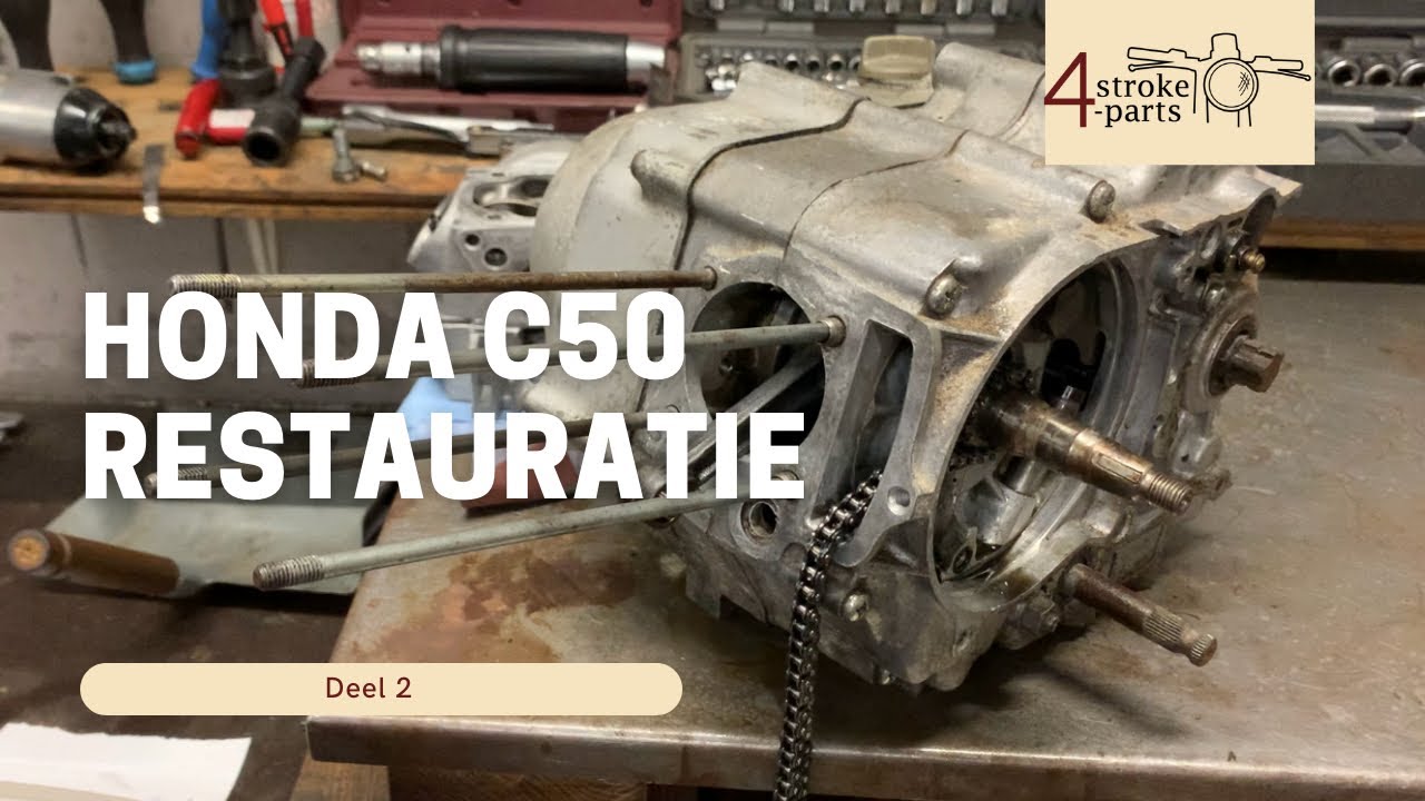 Honda C50 restauratie: montage cilinder, cilinderkop en koppeling time lapse (deel 2)