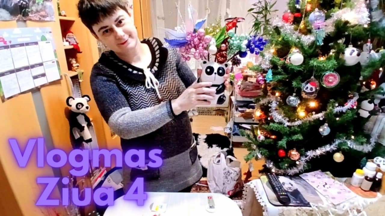 Vlogmas ziua 4 | Decorez raftul din spatele mesei unde filmez | Noi decoratiuni