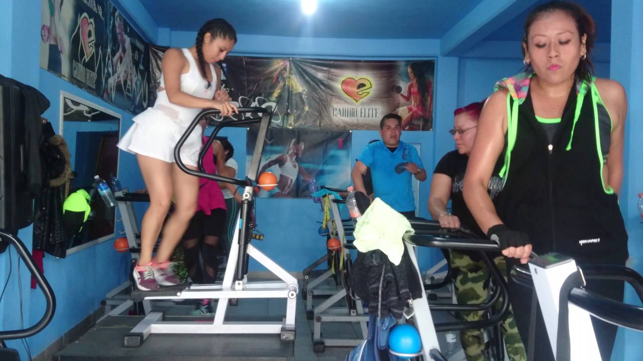 Clase de cardio en escaladora  JORGE PICHARDO