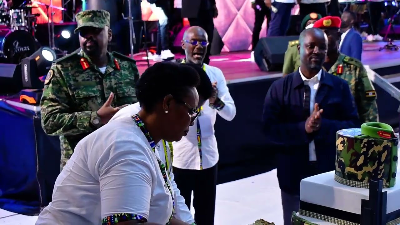 I joined Lt. General Muhoozi Kainerugaba to cut cake at his 48th birthday thanksgiving in Entebbe.