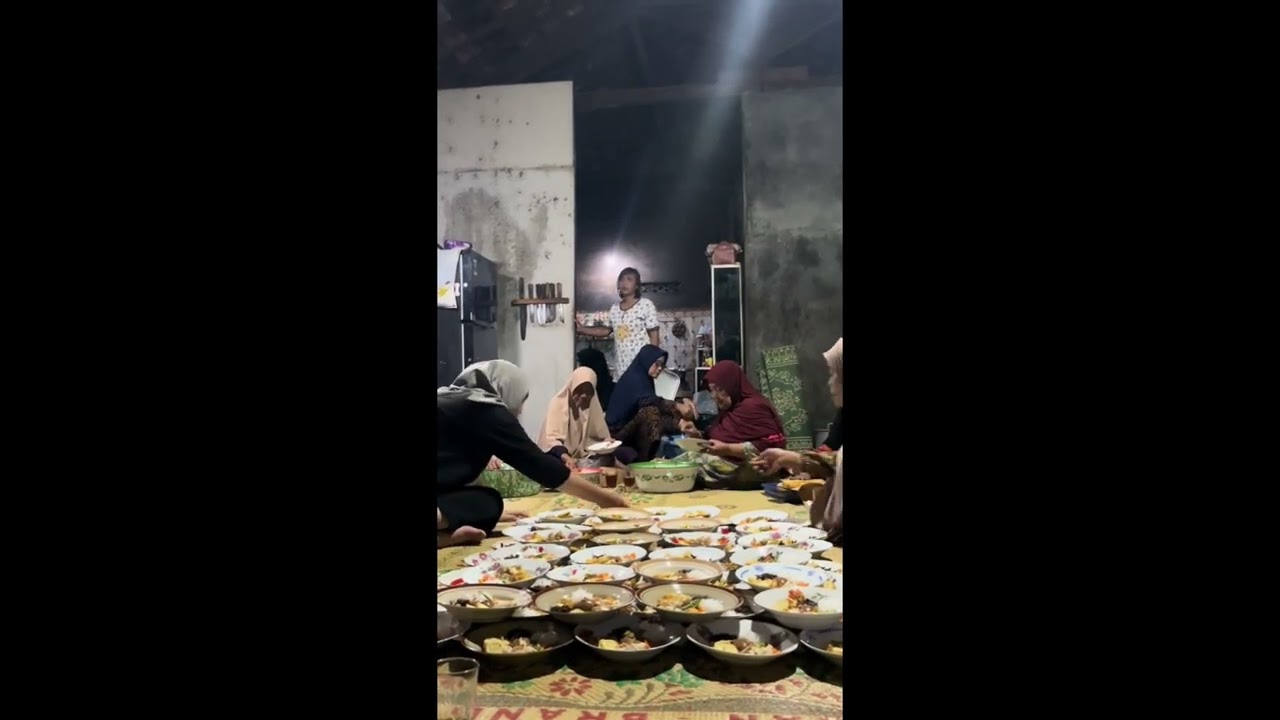 Tradisi Gotong Royong di Indonesia 